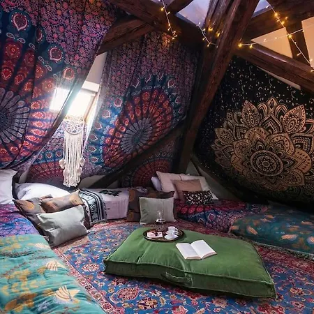 아파트 Fairytale Duplex - Billiard - Whirlpool - Cinema - Old Town
