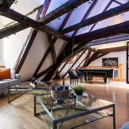 Fairytale Duplex - Billiard - Whirlpool - Cinema - Old Town 아파트 *