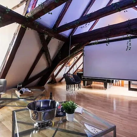 Fairytale Duplex - Billiard - Whirlpool - Cinema - Old Town 프라하