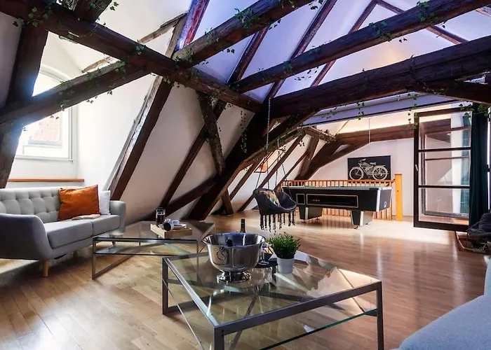 Fairytale Duplex - Billiard - Whirlpool - Cinema - Old Town Appartement *
