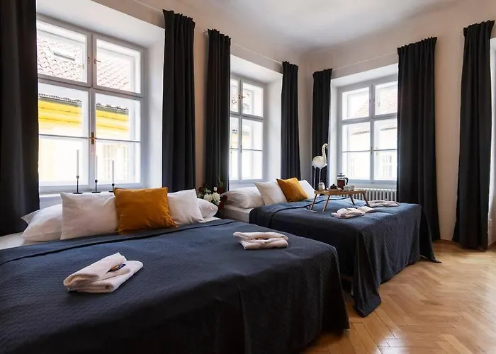Fairytale Duplex - Billiard - Whirlpool - Cinema - Old Town Appartement