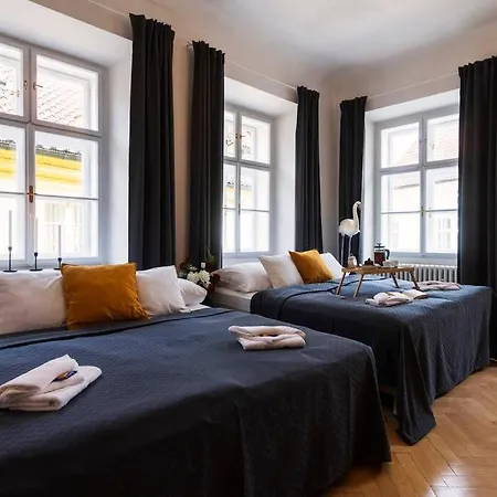Fairytale Duplex - Billiard - Whirlpool - Cinema - Old Town Apartamento