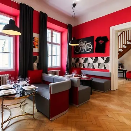 Fairytale Duplex - Billiard - Whirlpool - Cinema - Old Town * Praga