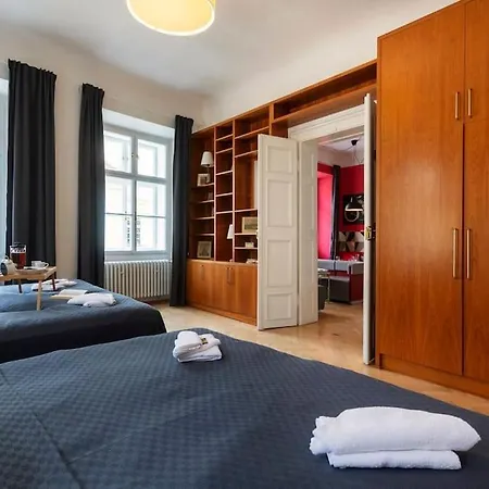 Fairytale Duplex - Billiard - Whirlpool - Cinema - Old Town *